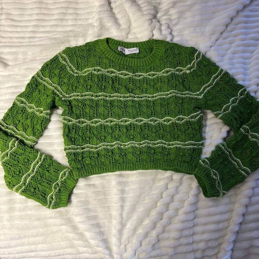 zara green and white cropped sweater